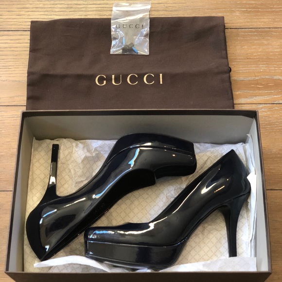 ⛔️SOLD⛔️Gucci Vernice Crystal Marine High Heel - Picture 7 of 8